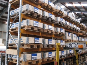 Pallet collars increase work safety in warehouses.